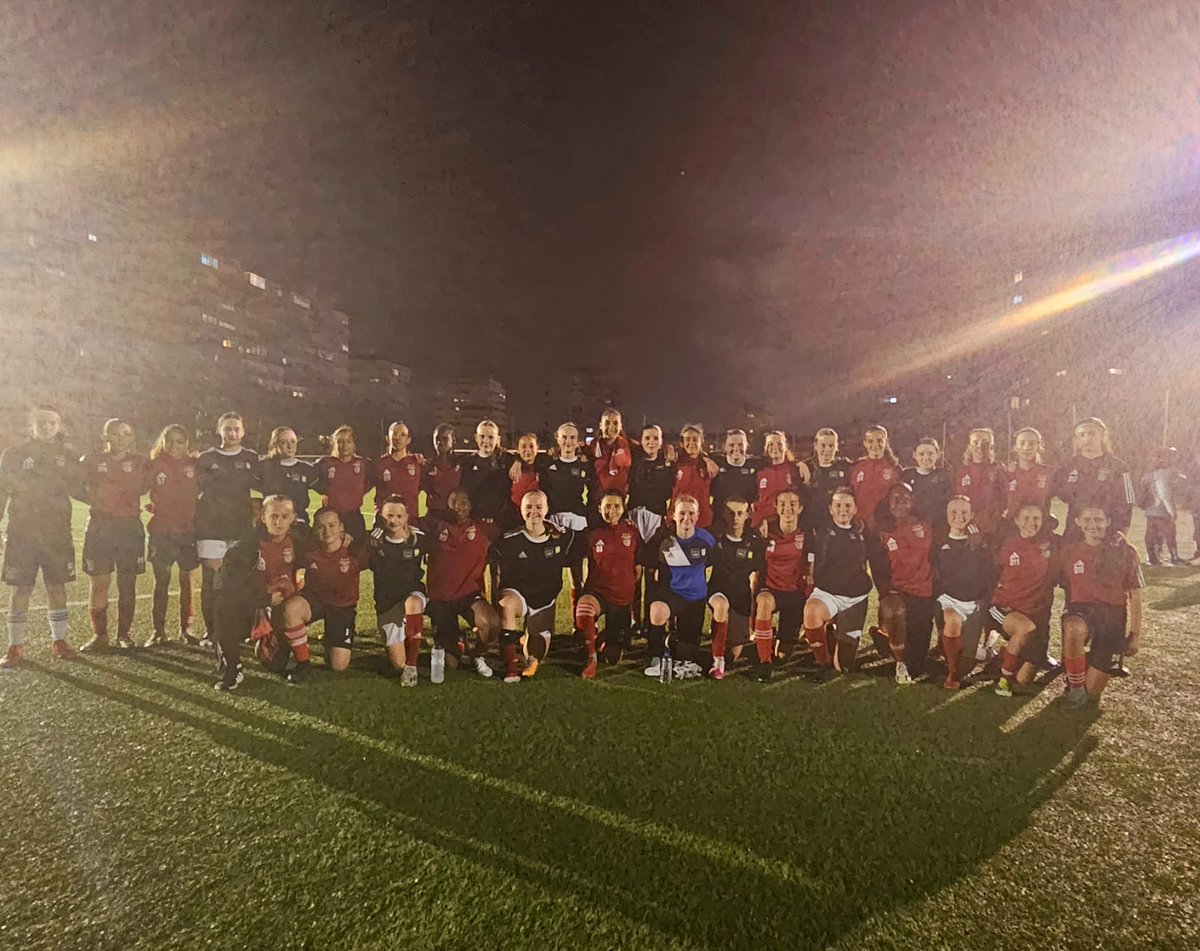 scotlandcoerver's tweet photo. A phenomenonal Performance from our Girls National Team in drawing with @SLBenfica tonight
Everyone of them showing what it means to be a #coerverkid, playing with Skill, Confidence & Courage
We are really proud of you all
#onlywithcoerver https://t.co/bM430Li9cG