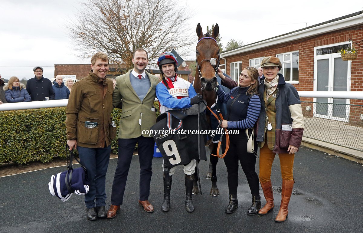 6th start, 1st win for 5yo g KING OF THE ROAD @kielanwoods in 19f handicap hurdle @MarketRasenRace on Sunday for @RathbarryStud Shirocco @benpauling1