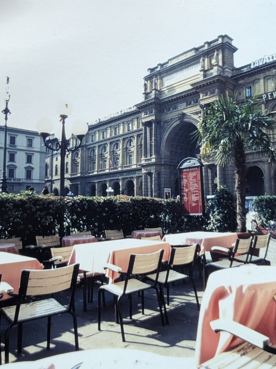mossgre11071385's tweet photo. いつかの空
＃キリトリセカイ
＃空のある風景
#PiazzadellaScala
＃Milano https://t.co/TvQNYa7jQj