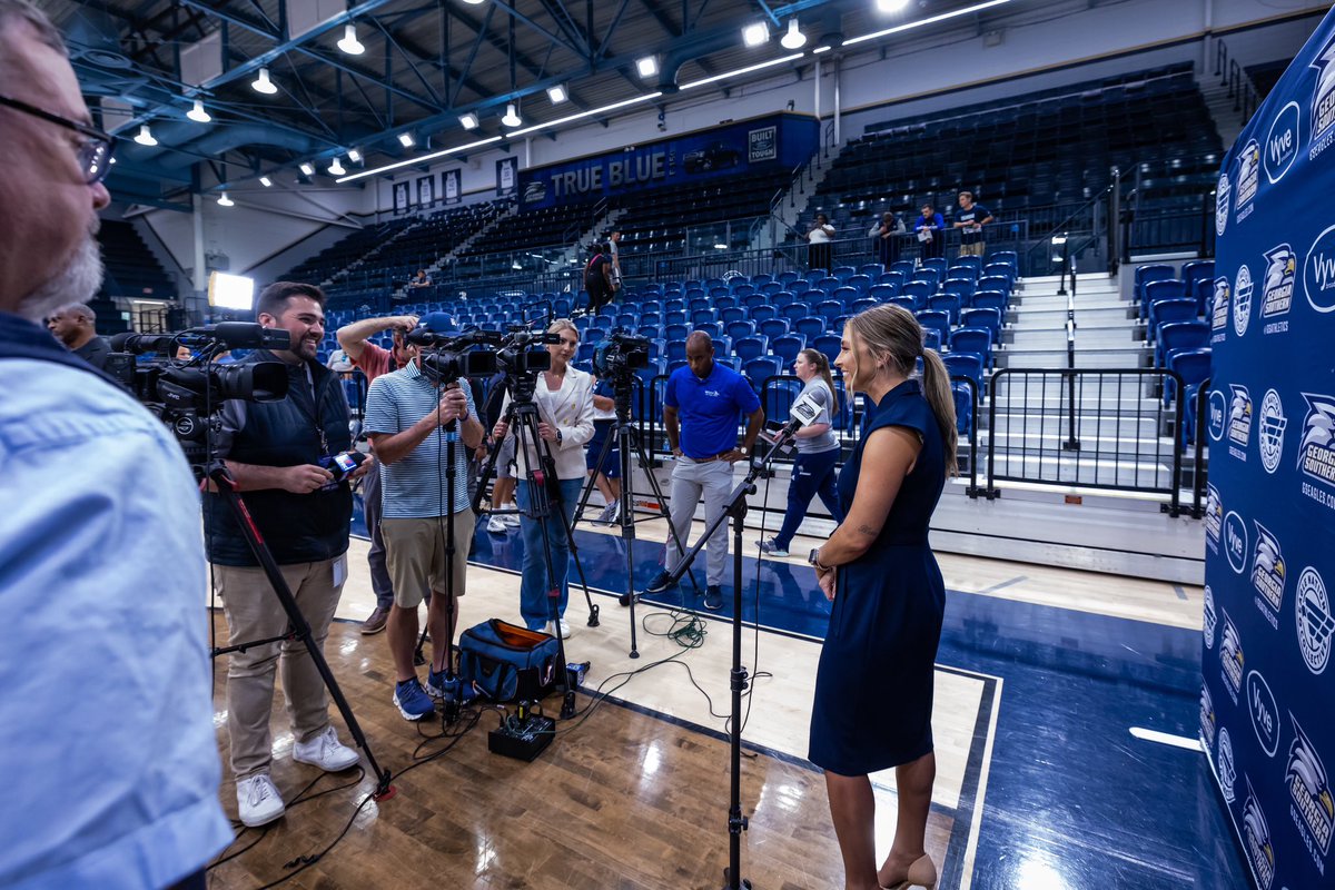 𝐎𝐟𝐟𝐢𝐜𝐢𝐚𝐥𝐥𝐲 𝐨𝐟𝐟𝐢𝐜𝐢𝐚𝐥. #HailSouthern | @CoachHanaHaden