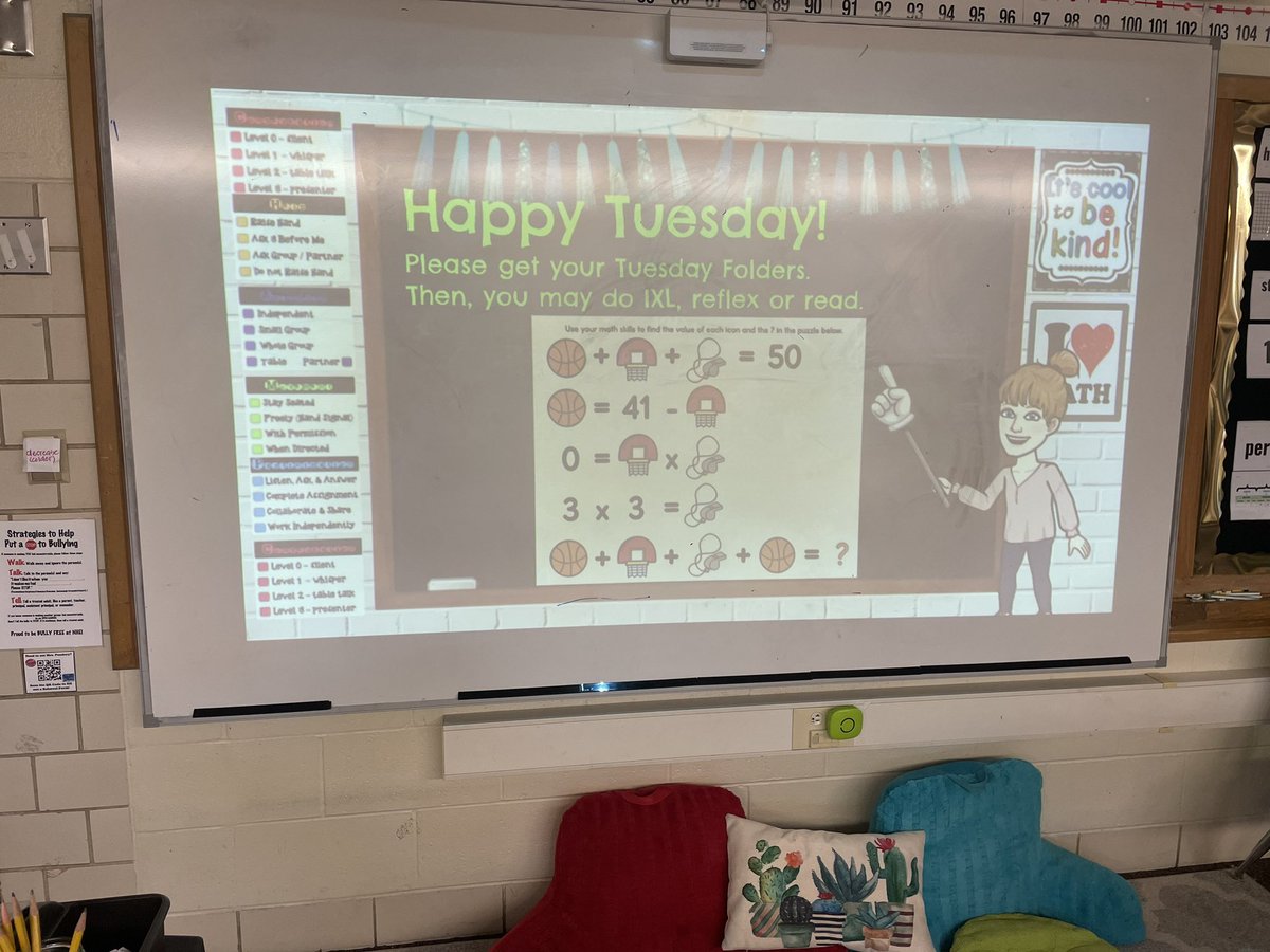 Happy Tuesday! Started out class this morning with a little March Madness Challenge thanks to <a href="/RISDmath/">RISD Math</a> and <a href="/msmeaganmayo/">Meagan Mayo</a>