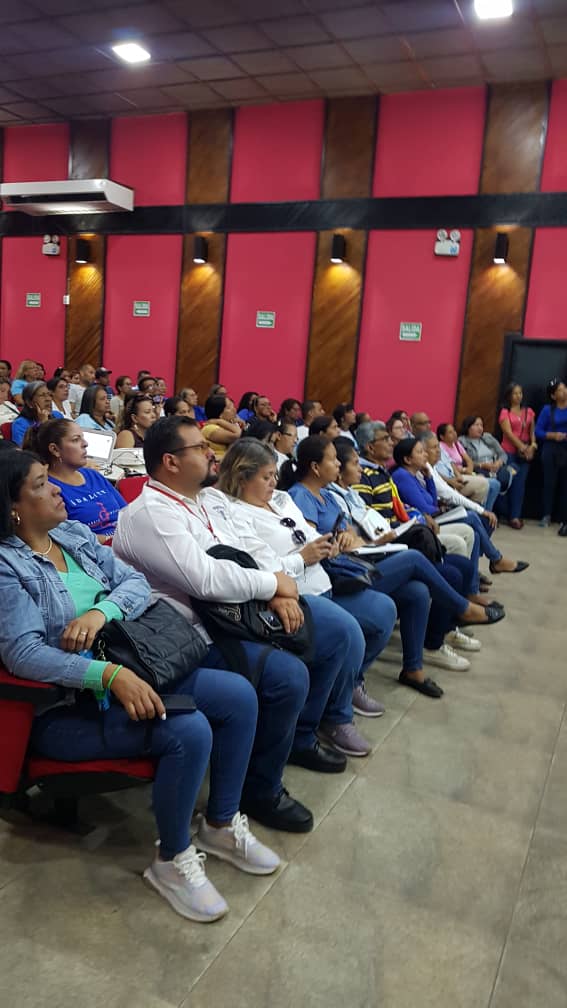 CDCESucre's tweet photo. Con motivo del Día Mundial de Concienciación sobre el Autismo, se realizó en Cumaná el II Encuentro de Profesionales en el Área del Autismo.

#JuntosPorLaPaz 
#GestiónCumunicacionalSucre 
#SucreExcelenciaEducativa 
#Educación 
#Mppe
@NicolasMaduro https://t.co/Of4YOgCWAP