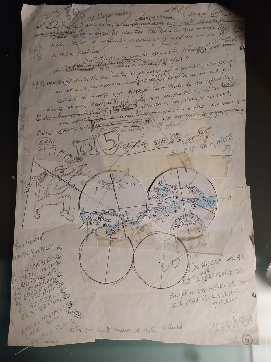 En el #DiaDelLibroInfantilYJuvenil compartimos un folio original de la serie  #ELPirataGarrapata ....aventuras disponibles en @smkids_es <a href="/toromiticobooks/">toromiticolibros</a> <a href="/Audible_ES/">Audible.ES</a> .🤭En su línea ''Se ruega al lector que se aprenda de memoria los mares de Marte, que para eso los hemos pintado''