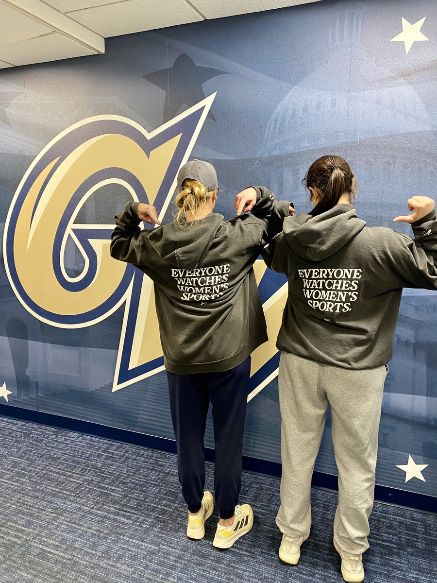 Accidentally twinning with our student-athletes <a href="/togethxr/">TOGETHXR</a> 🫶🏼

#EveryoneWatchesWomensSports