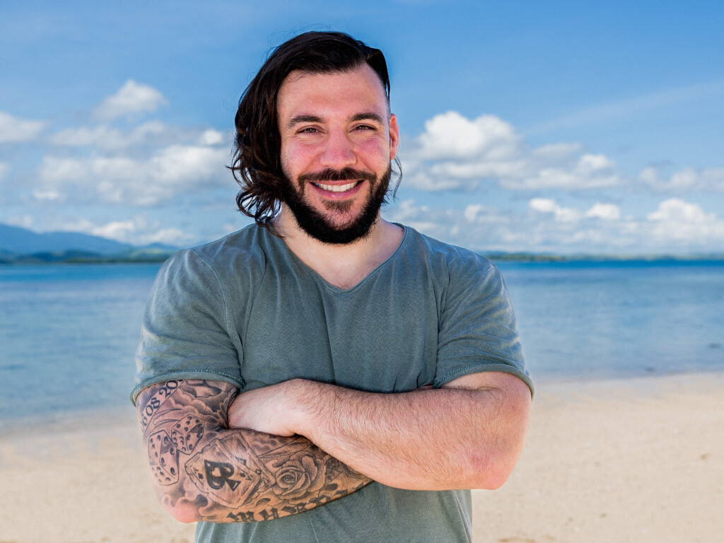 leyna_aurelia's tweet photo. On va jamais se débarrasser d'eux j'ai envie de crever j'en peux plus 
#KohLanta https://t.co/UcnaJvOMb0