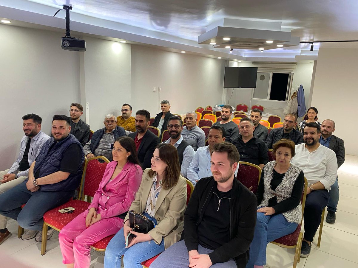 📍AK Parti Odunpazarı İlçe Başkanlığı İlçe Başkanımız Sn @umitsezer26 başkanlığında haftalık olağan Yönetim Kurulu toplantısı gerçekleştirildi.