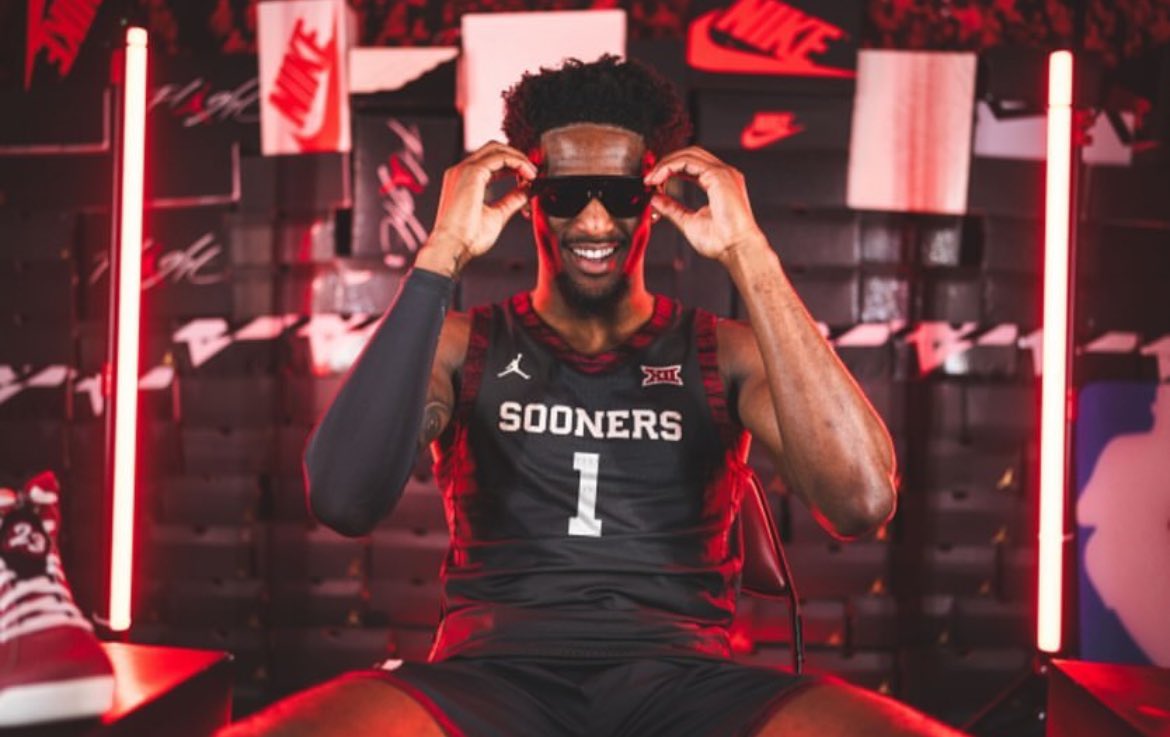 Some pics from Kevin Overton’s visit with the #Sooners via his instagram: