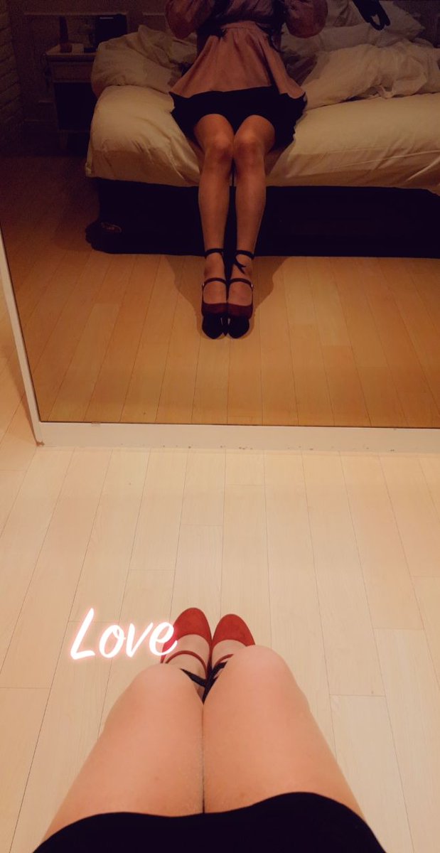 이번주 내내 누구든 시키는대로 하겠습니다;;
메인트윗 보구 오세여
오프는 신중하게;;
섭아니면 존대하지 말아주세요
철저하게 노예로 대할분만
이라고 하고 싶지만;;
야하지않고 그냥 기분만 나쁜사람은 또
그렇더라구여;;;
어느정도 대화는 가능하신분;;
하지만 철저하게 짓밟으실분;;
라인 hyomi1