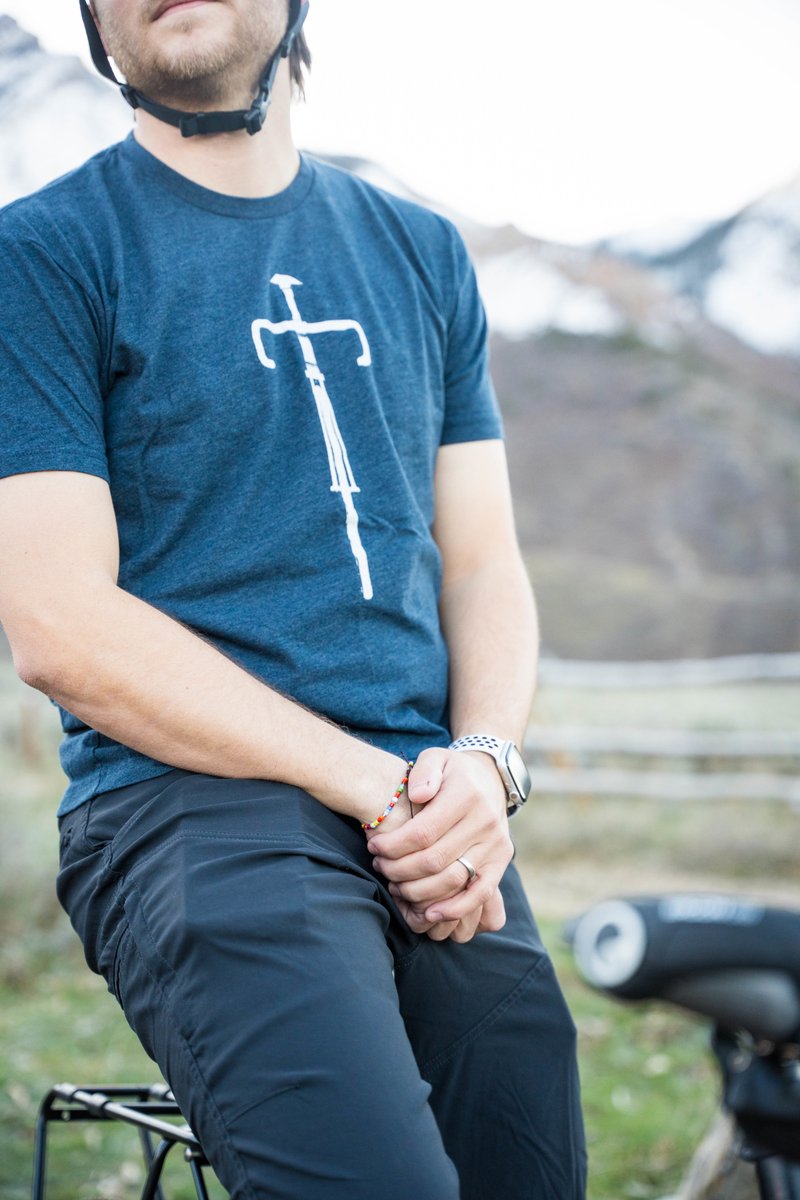 threadandspoke's tweet image. T-shirt rides ftw 🥳

#threadandspoke #mtb #mountainbike #rideyourbike