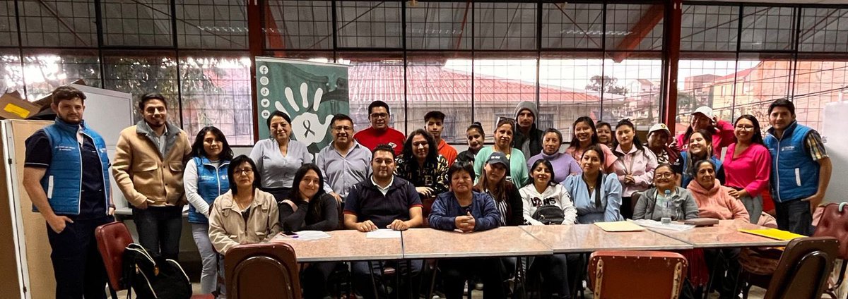 FUPECECU's tweet photo. Educación para todas las personas. 
Junto al Instituto American Collage hemos acompañado en la postulación de las becas Saudí para acceder a títulos de tercer nivel, dirigidos a personas con enfermedades catastróficas. #fupec #lafamiliaqsiempreteacompaña  #GarantiadeDerechos https://t.co/FjP2OXB7pr