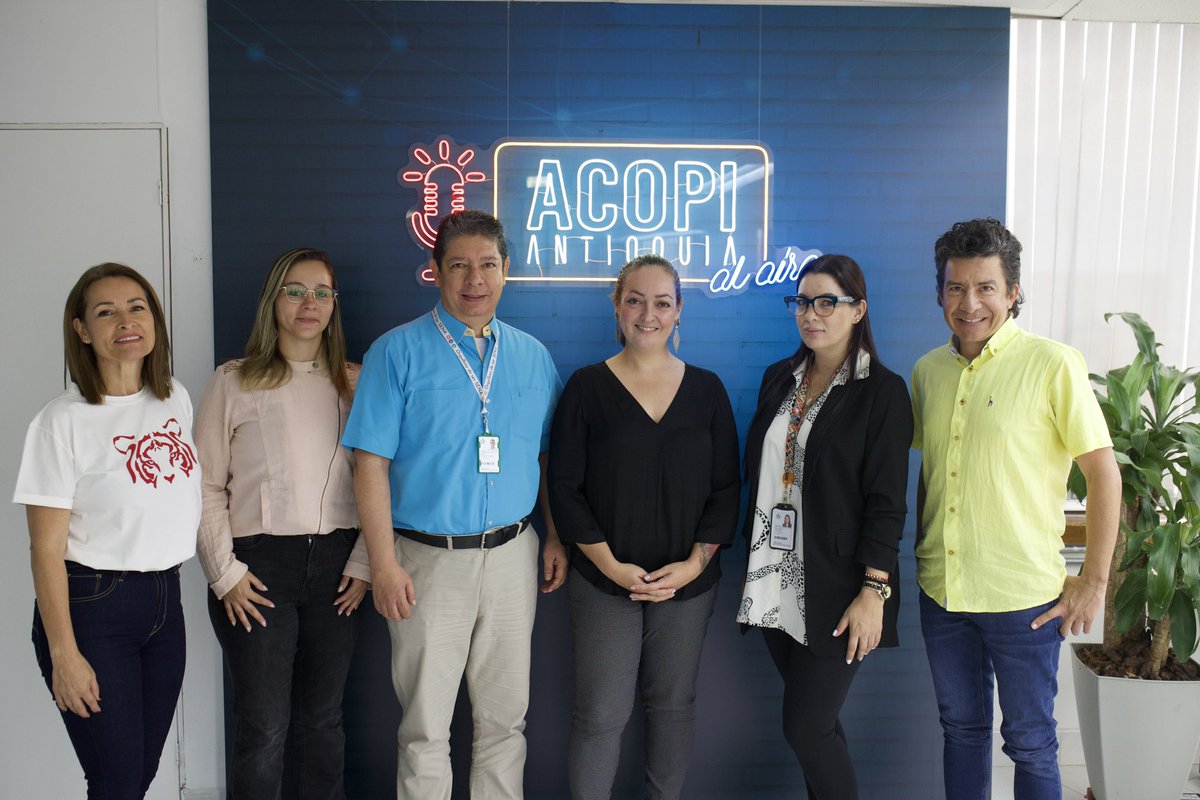 Trabajamos articuladamente con <a href="/SENA_Antioquia/">SENA Antioquia</a> y <a href="/ENCESDE/">Cesde</a>, por la transformación y alfabetización digital de las Mipymes, y la optimización de bienes, servicios y productos, para que se traduzcan en el crecimiento económico del sector y la solidez de las empresas del Departamento