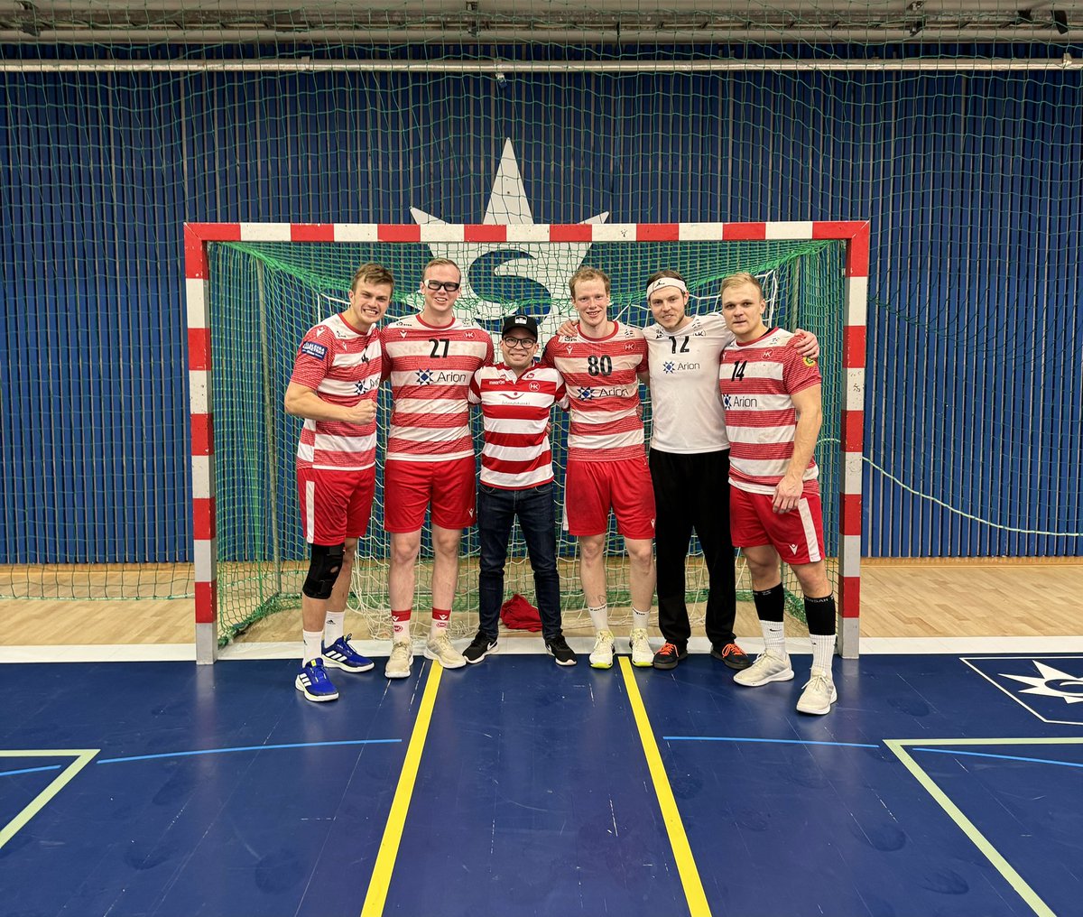 Tíu ár af sársauka á enda. Ég átti mér draum að bestu vinir mínir myndu halda HK upp í Olís deildinni. 

Það tókst í dag🔴⚪️