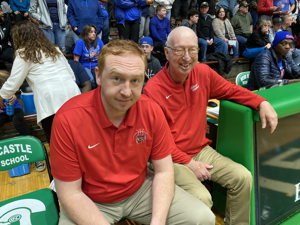 Sending prayers and condolences to <a href="/JohnPeckinpaugh/">John Peckinpaugh</a> - along with his mother, Robin, and the entire family - after the passing of his father. I got to know Jon pretty well the last three years as he served as an assistant coach with @WildkatBBall. He was a great man and will be