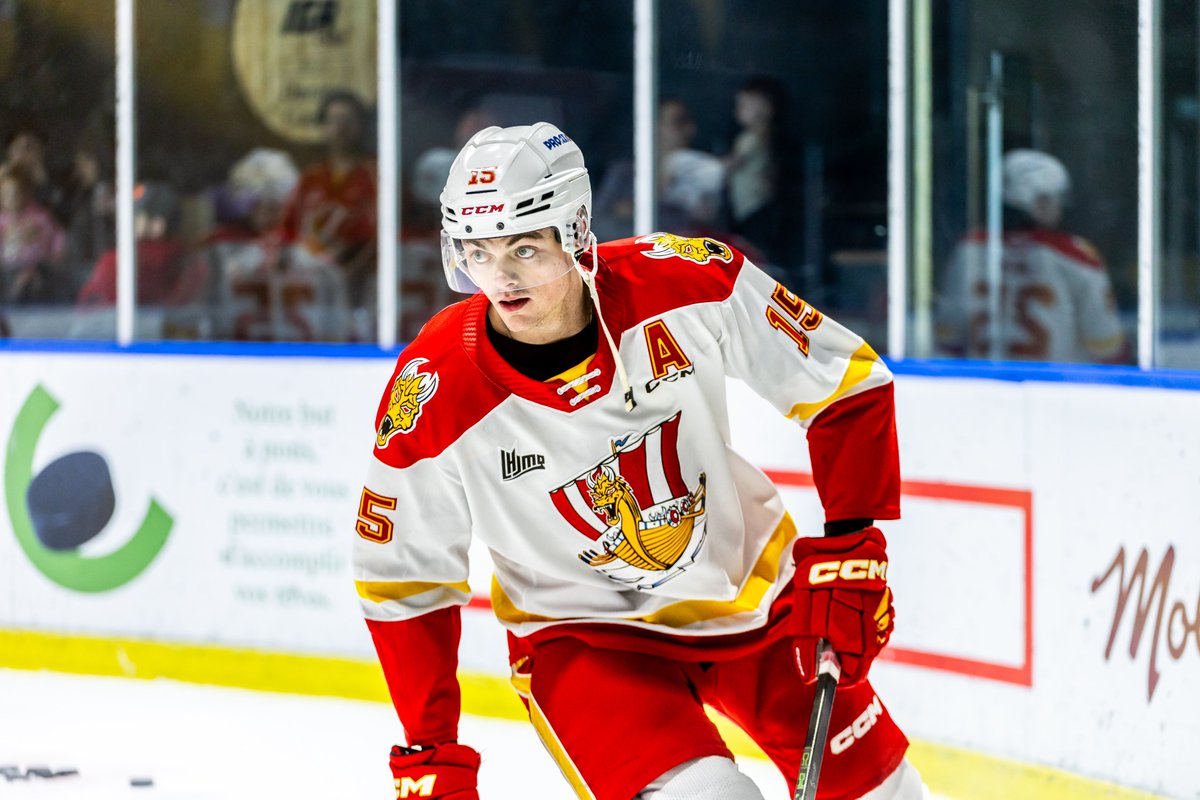 DrakkarBAC's tweet photo. Émile disputera ce soir un premier match depuis son départ le 3 février dernier.

Bon retour, Chouine! 👊

📸 Kassandra Blais Photographie

#MaréeRouge https://t.co/V6zEqyREnQ