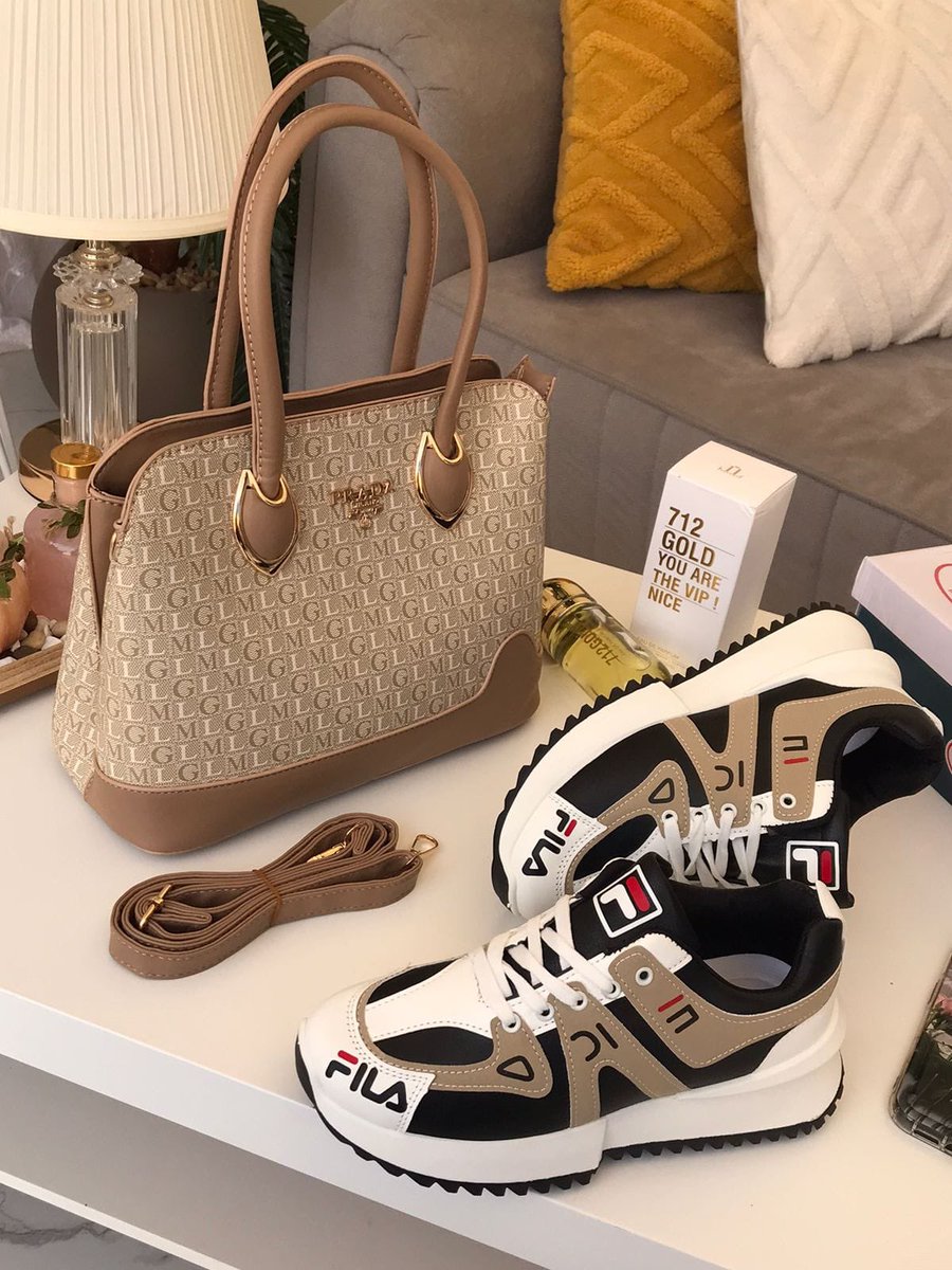 💐 *شنطه ماركه برادا او فرزاتشي* *👝 💐
         
  🌾 *مع شوز لعده ماركه* 💎

💫مقاس الشوز من 37 الى 41

 💫  🌾
🥀 *مع عطر ١٠٠ملي*🍶 

🛍️ *مع كيس الماركه*🛍️

👇👇👇👇👇
 
سعر العرض 250 ريال

الرياض توصيل فوري🚛

#النصر_ابها 
#الهلال_الاخدود 
#ليله_القدر_بها_تحقيق_الامنيات