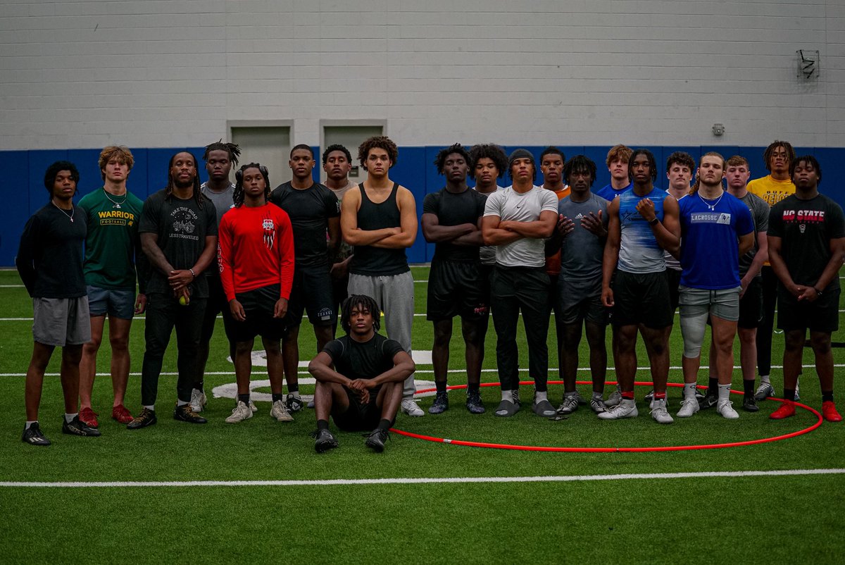Linebacker Session CE King Indoor Wednesday 6:30PM Come tap in with the best LBs in the city 💯 #HCville