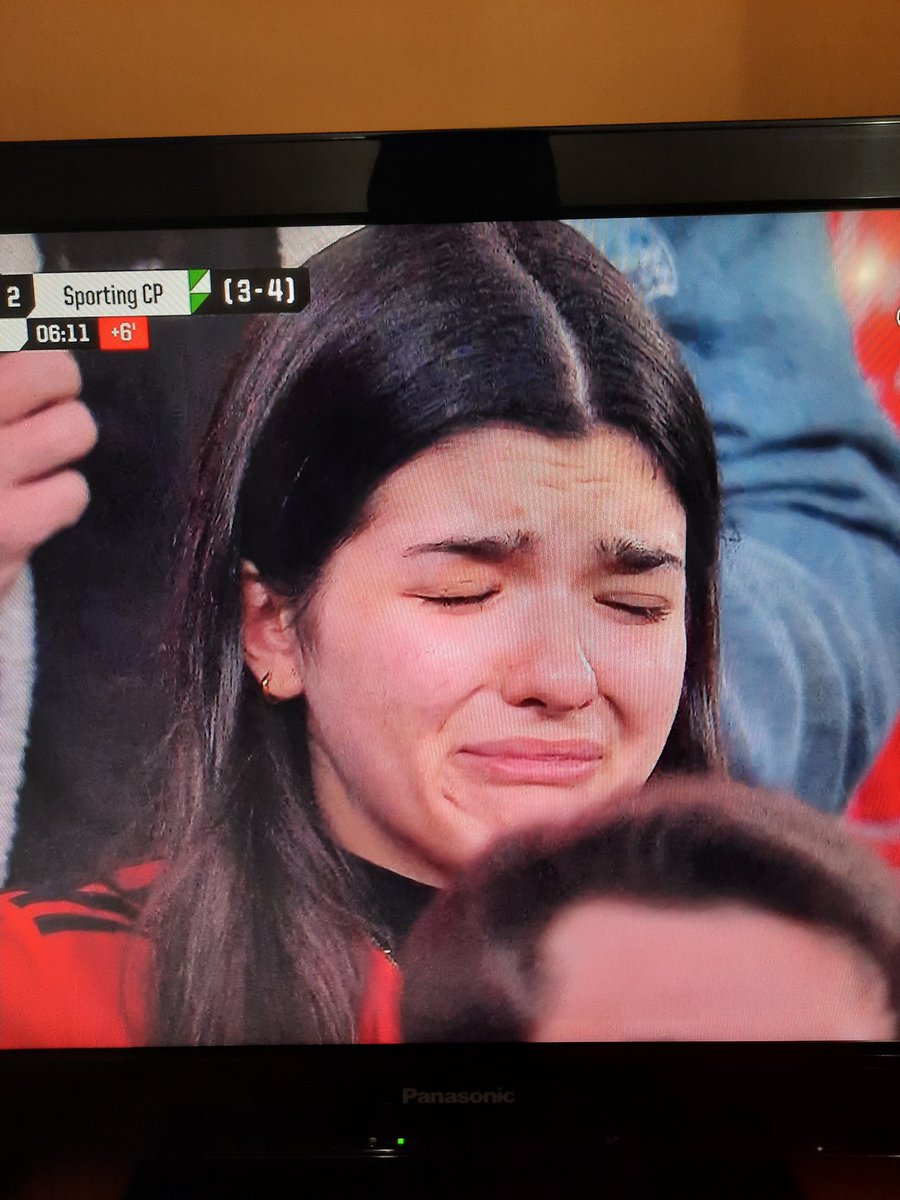 fcportofas19's tweet photo. É caso para dizer: CHORA BEBÉÉÉÉÉ! 😂😂😂 https://t.co/Yhbufxw3Qr