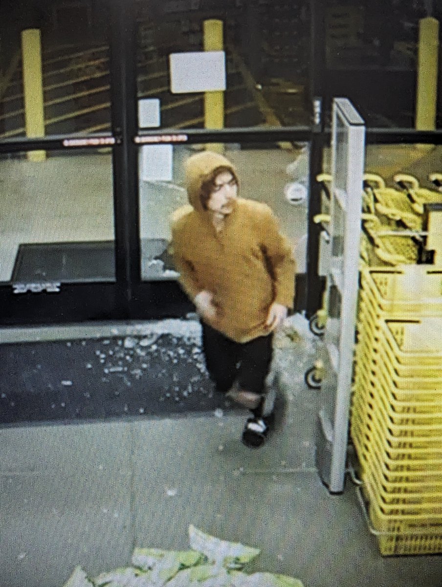 Do you recognize me? Officer Gray is trying to ID me regarding a recently burglary of the Dollar General on Kortsen. If so, contact him at Stephen_Gray@casagrandeaz.gov or (520) 421-8711 ext. 6972. Thx #CasaGrande!