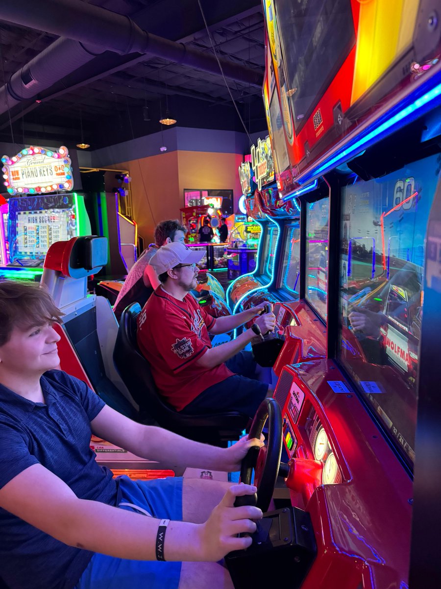 ConnieMaxwellCM's tweet photo. Spring break mode: ON! Some of our staff and students enjoyed a day at Spare Time in Greenville. The day was filled with bowling, arcade games and two intense games of laser tag. 
#ForTheDreamsOfChildren #ConnieMaxwell https://t.co/0QPlDB1iww