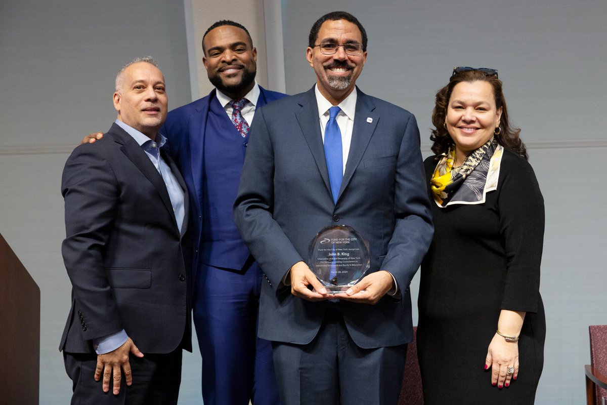 “Public education, quite literally, saved my life,” said @SUNYChancellor @JohnBKing. He credited his teachers & counselors w/ being his anchor through challenging times & called on leaders & funders to empower @SUNY students w/ more internships & support: suny.edu/applied-learni…