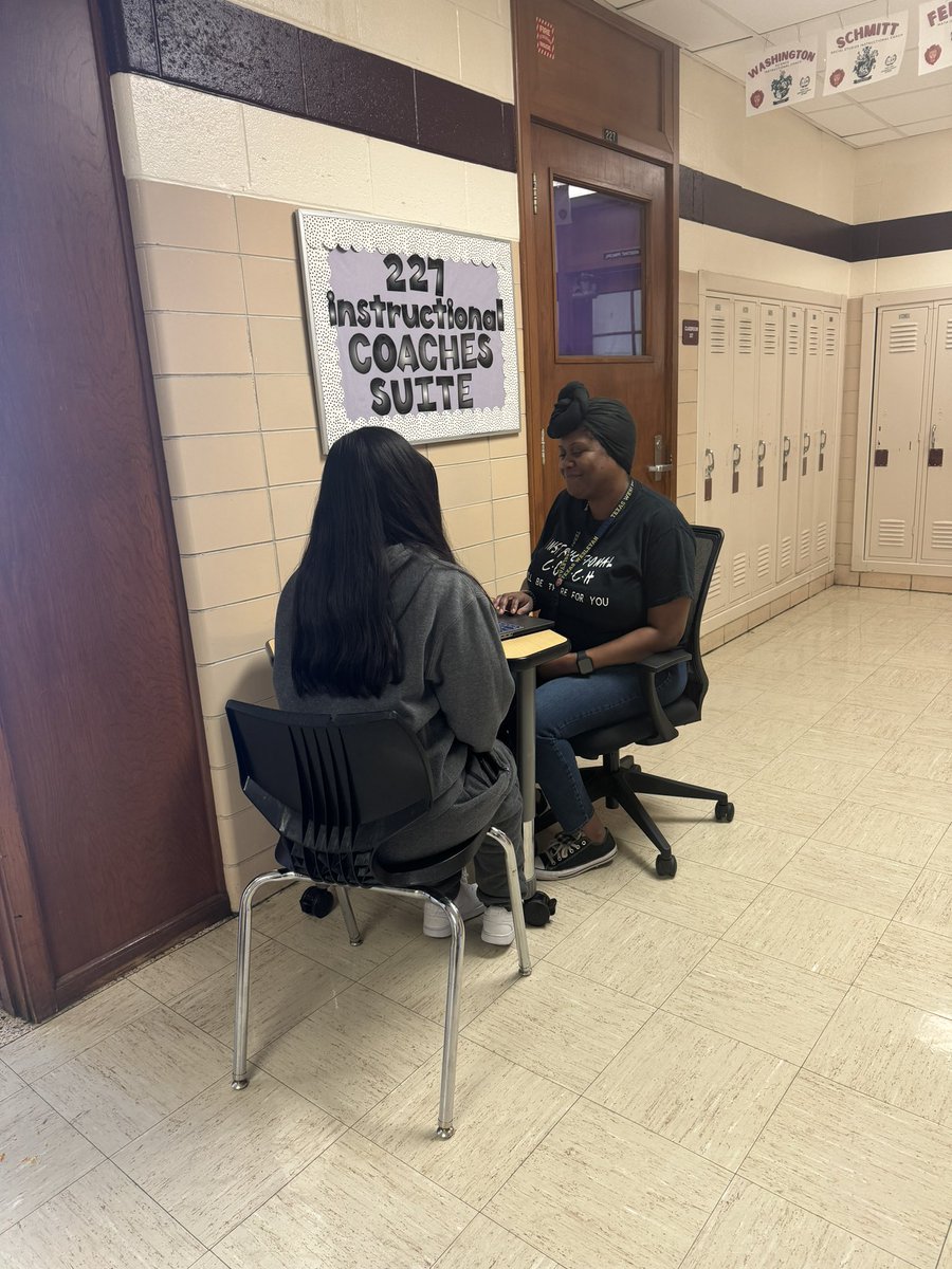 All day today, student individual conferences! 📈Last minute reminders, checks ✅, tips, and words of encouragement! 💪🏽@LANschools @LAForestOak @pdilley5