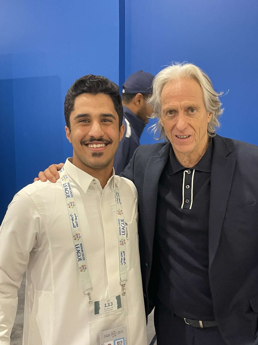 IfaisalRig1's tweet photo. عن التسخين اليوم كان بركلات المرمى للخصم 
وسألت مدرب سعودي مميز أوضح لي إنه من جوانب التحضير (الذهني) 

-جاء في بالي بروفسيور علم النفس مانويل سيرجيو الي مع جيسوس في أغلب مسيرته وسألته في المؤتمر اليوم عن مانويل سيرجيو
تفاعله أبهرني كثير 💙💙😂

#الهلال_الاخدود https://t.co/oKZl4LLd7S