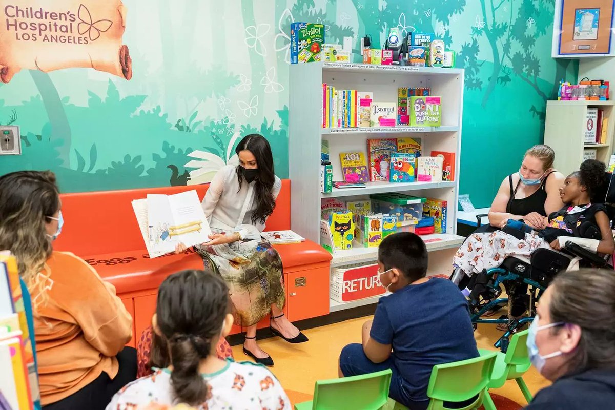 New Post on the Blog - 'Meghan Charms Kids at Children's Hospital Los Angeles with Special Storytime'- bit.ly/WMW2Apr24 #whatmeghanwore #MeghanMarkle