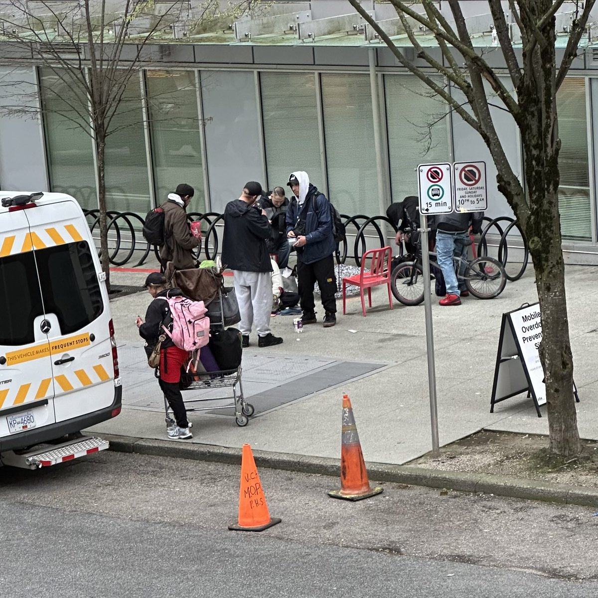 They were forced out of the OPS Downtown/Yaletown , now they set up shop right outside on the sidewalk? WTF?  @KenSimCity @PeterMeiszner @VancouverPD @VCHhealthcare 
@DeputyChow @PierrePoilievre 
@CityofVancouver @JohnRustad4BC