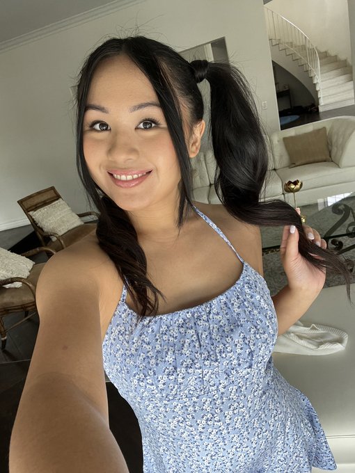 Hello :3 https://t.co/VG4kCVSj5n