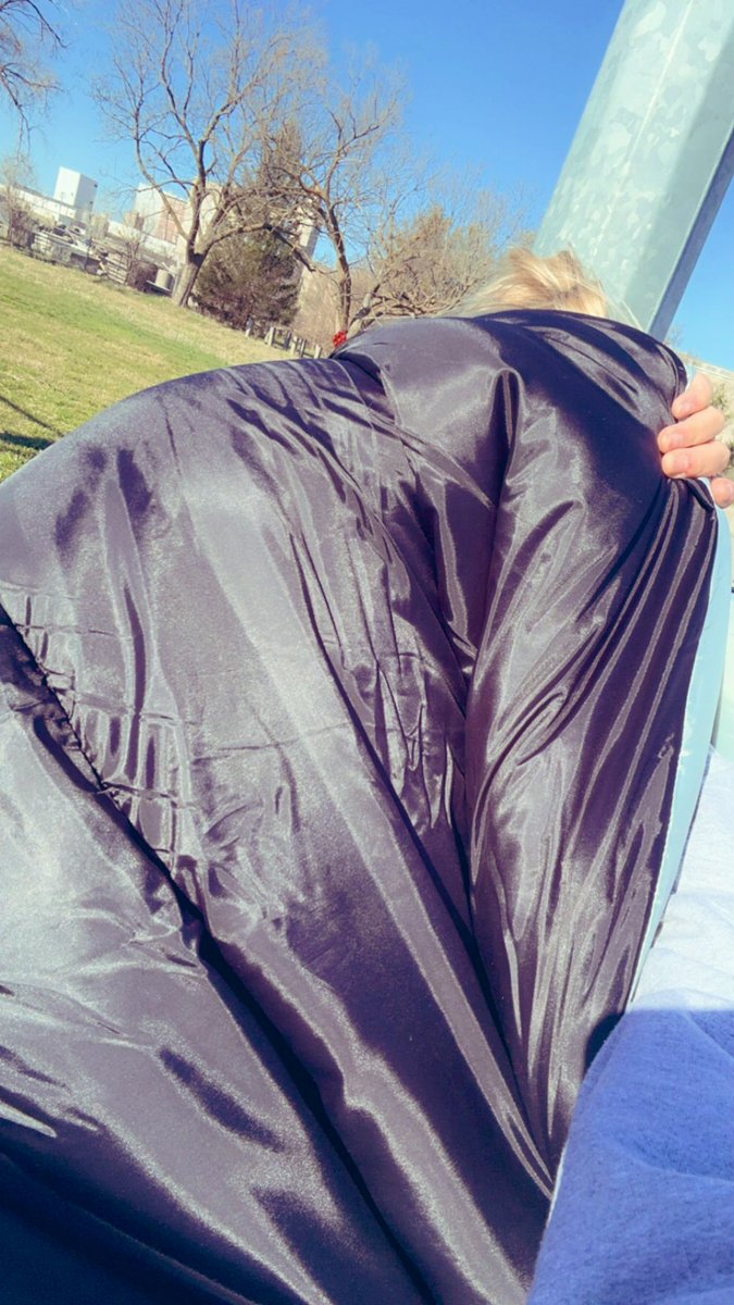 louloularue2's tweet image. Ready for spring baseball in Nebraska… 55 degrees and 40 mph wind…but hey! It’s in the right direction so there’s that! 🤣⚾️🤣 #springbaseball