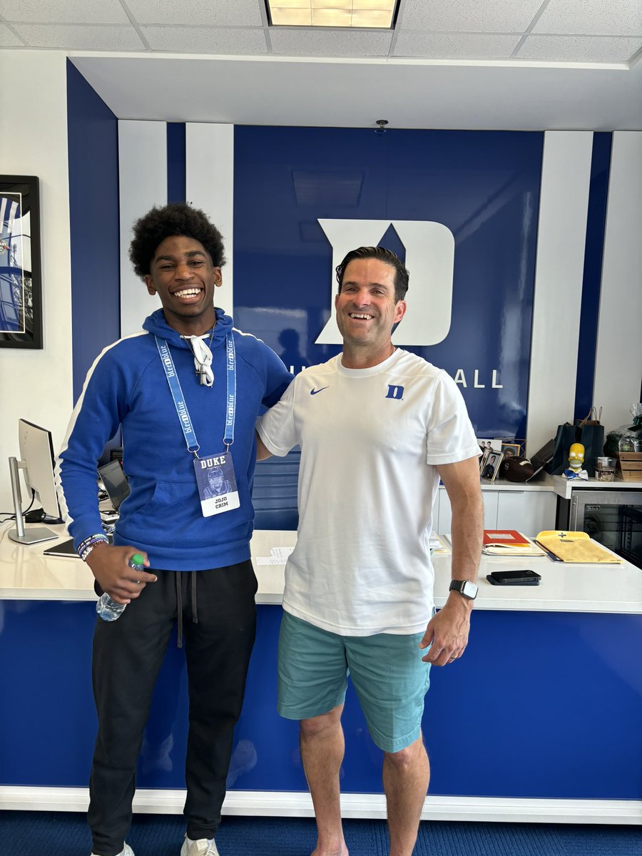 CrimJordan1's tweet image. @Coach_MannyDiaz 💙🤜🏾🤛🏾