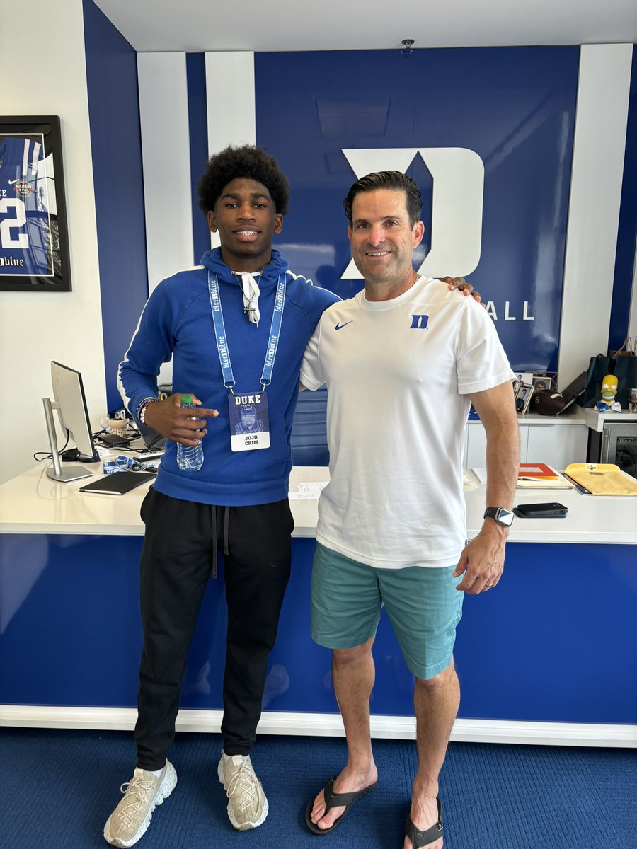 CrimJordan1's tweet image. @Coach_MannyDiaz 💙🤜🏾🤛🏾