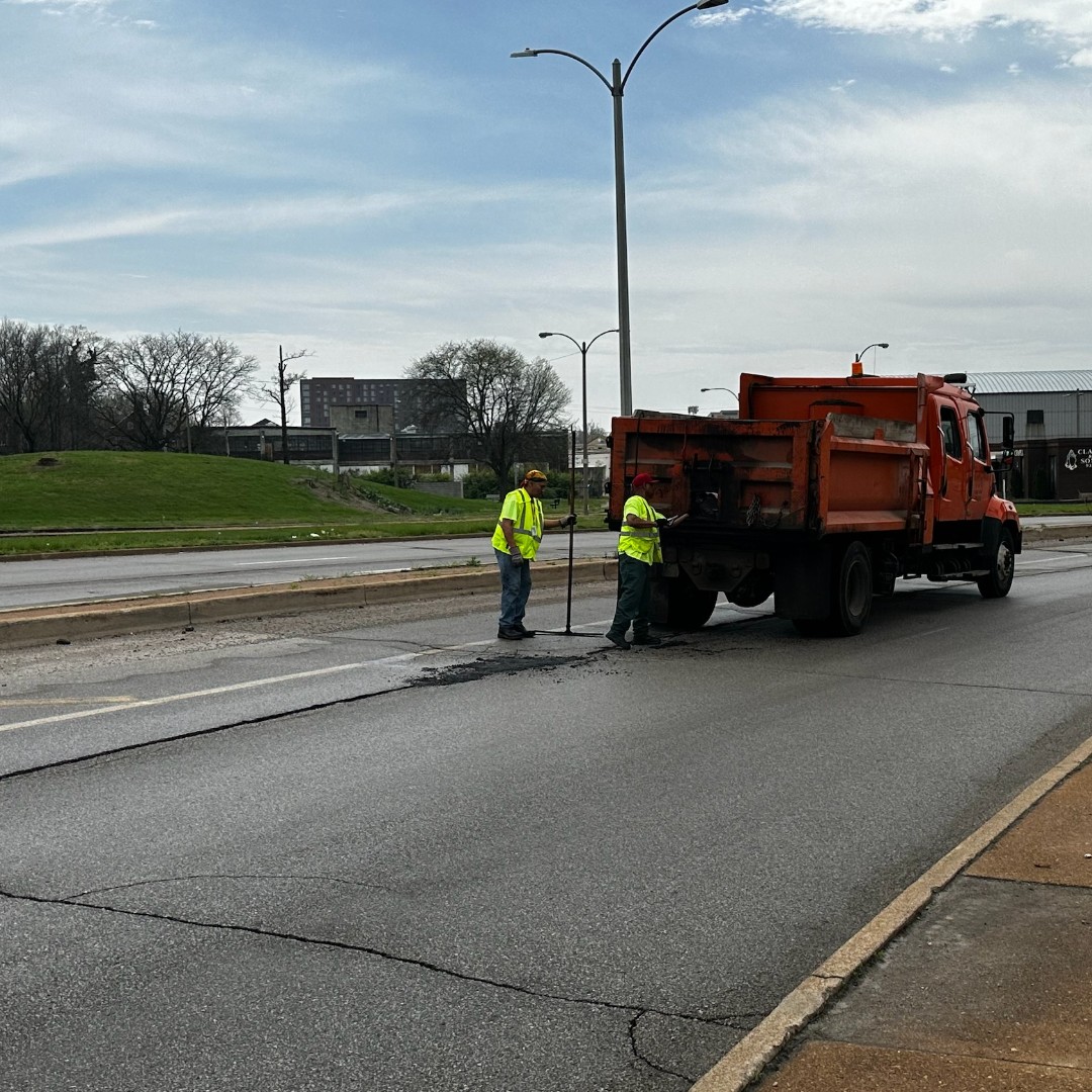 Check out our street crew hard at work on Skinker in the 10th Ward! #StrongerSTL #StLouis