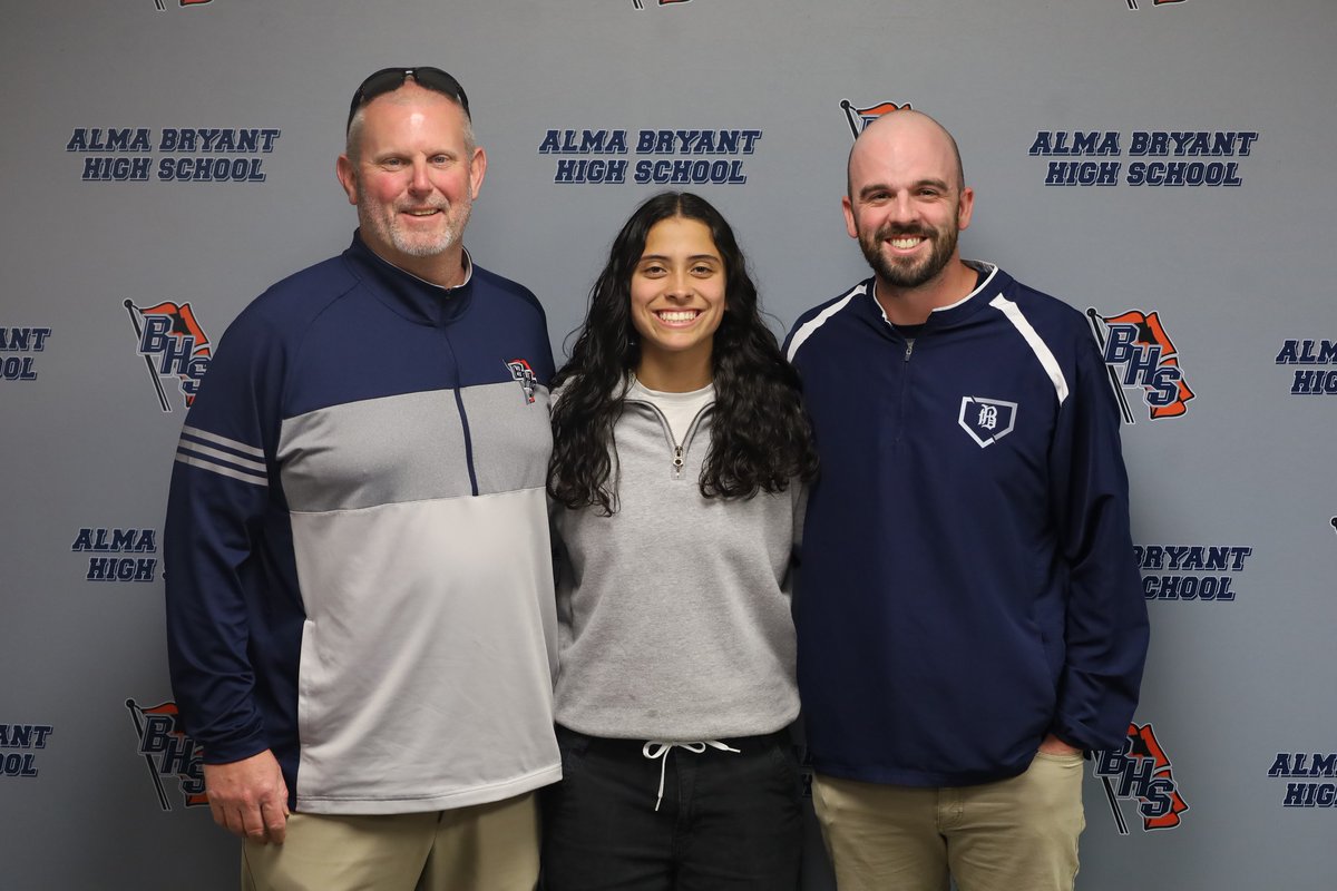 Mobile County high school senior makes history after receiving flag football scholarship  bit.ly/3xnc6N9