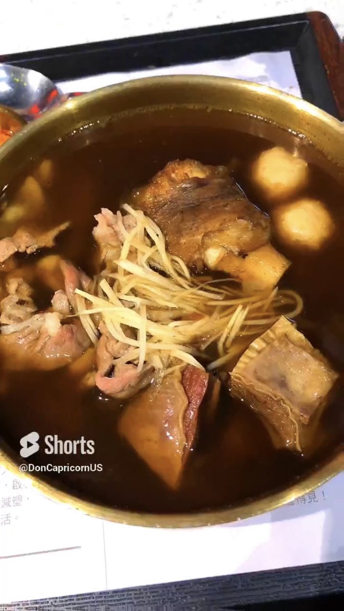 UsCapricorn's tweet image. Winter Soup 

Chinese-style herbal mutton soup to warm up your stomach and heart on September 16, 2023 in Taipei . 

#Mutton #HerbalSoup #EatAlongWithMe

youtube.com/shorts/M1fj-CB…