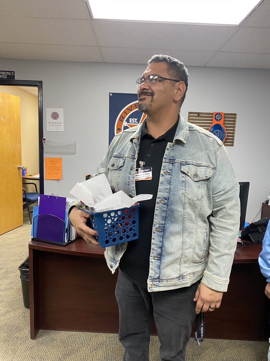 Jean jacket for Busto’s AP day! I am elated to be working alongside with him 🧡@FORtheValley_DM @DannyBustos14 @AndreaMorse26