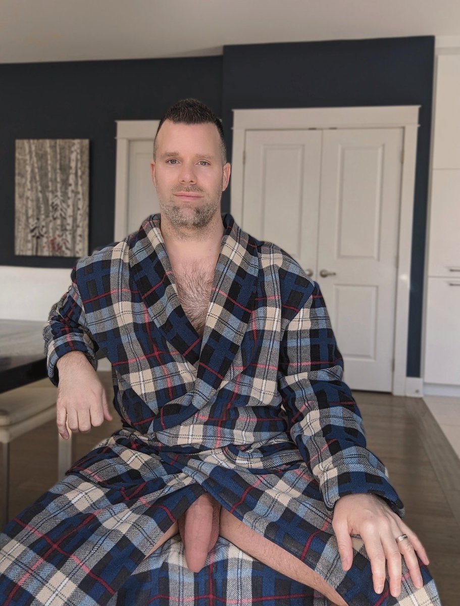 FurNForeskin's tweet photo. Hanging out 

#openrobe #dickslip #exhibitionist #daddydick #dilf #cockout #hung #robe #housecoat #bathrobe #foreskin #uncut https://t.co/3I8YqJOkJ1