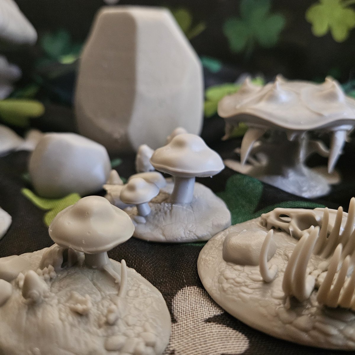 New terrain set by <a href="/QuasarVoid/">Arcane Whiskers</a> dropping in our shop soon ;D

#dnd #miniaturepainting #p2e