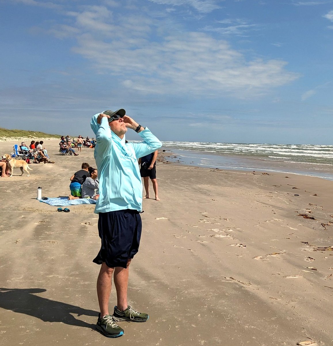 The Great North American Eclipse is on Monday, April 8! 🌙 Corpus Christi is a partial eclipse city. The eclipse will begin on 4/8 at 12:13PM with maximum visibility at 1:33PM 🌴 Plan your beach trip and learn more about the eclipse: bit.ly/3LR0mqj 📷: PINS
