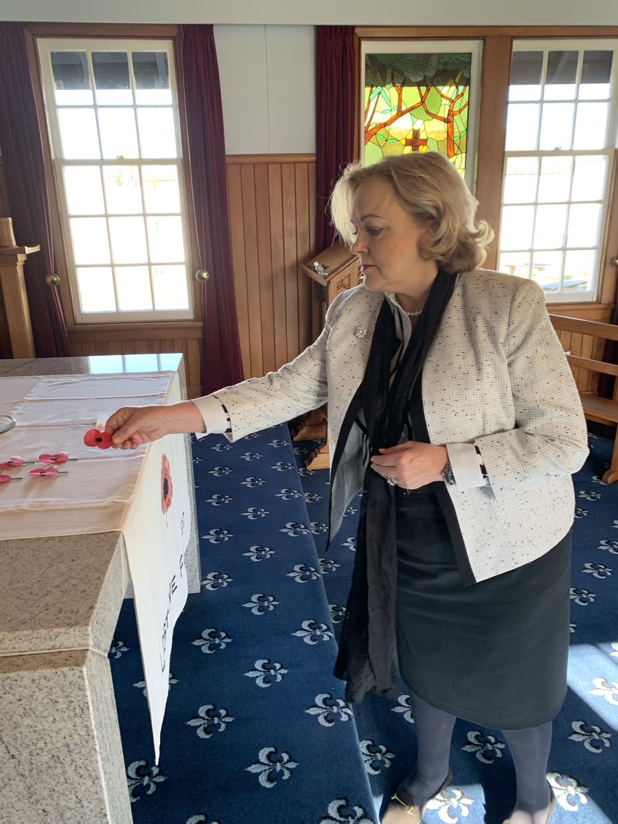 JudithCollinsKC's tweet photo. At the Papakura Army base this morning laying a poppy for one of the originals Ron ( Snow) Collins. ( no relation) Coincidentally, my late father Percy was known as Snow when he served in the Army in WW2. #RIP #NZSAS https://t.co/2uWmBA9jus