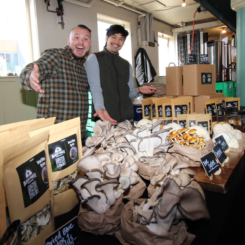 Say hi! 👋 to our newest Market farmer! Black Forest Mushrooms is a veteran-owned gourmet mushroom farm focused on growing organic mushrooms and mushroom products using sustainable farming practices. 🍄 📍 Find them in #PikePlaceMarket Thursday - Sunday. pikeplacemarket.org/vendor/black-f…