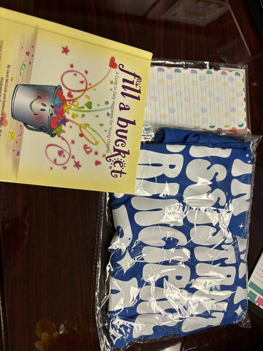 Thank you to the 3rd grade team and Dr. Scott for your thoughtfulness again today! Anything chocolate and anything blue are two of my favorites!! #AssistantPrincipalsWeek @HumbleISD_RCE @DrAMScott2023