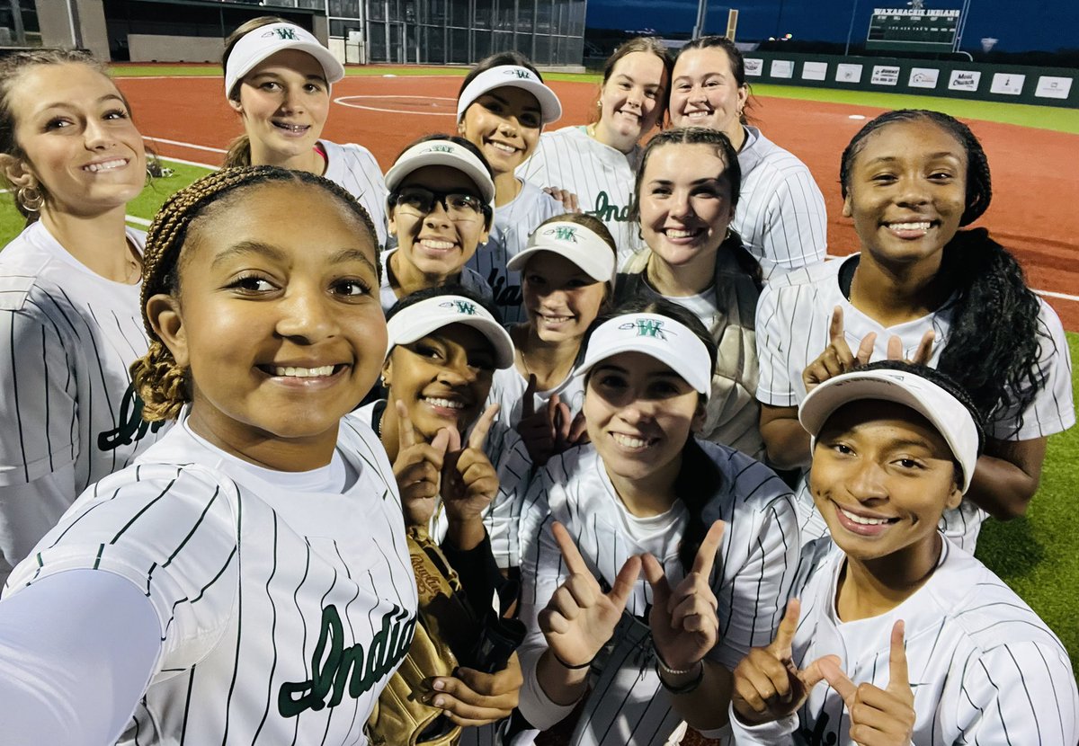 7-2 Feels in District 11-6A @NDNSsoftball