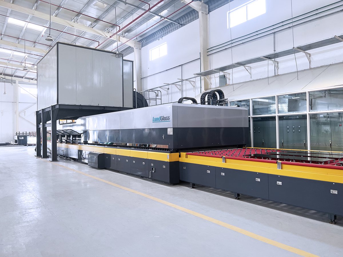#LandGlass #glassprocessing #glasstemperingfurnace #glasstemperingmachine LD-A 2860U Glass Tempering Machine, One of the Most Popular Model in 2024 In the early months of 2024, lots of glass tempering furnaces were packed and sent to LandGlass clients. landglass.cc/News/Group-New…
