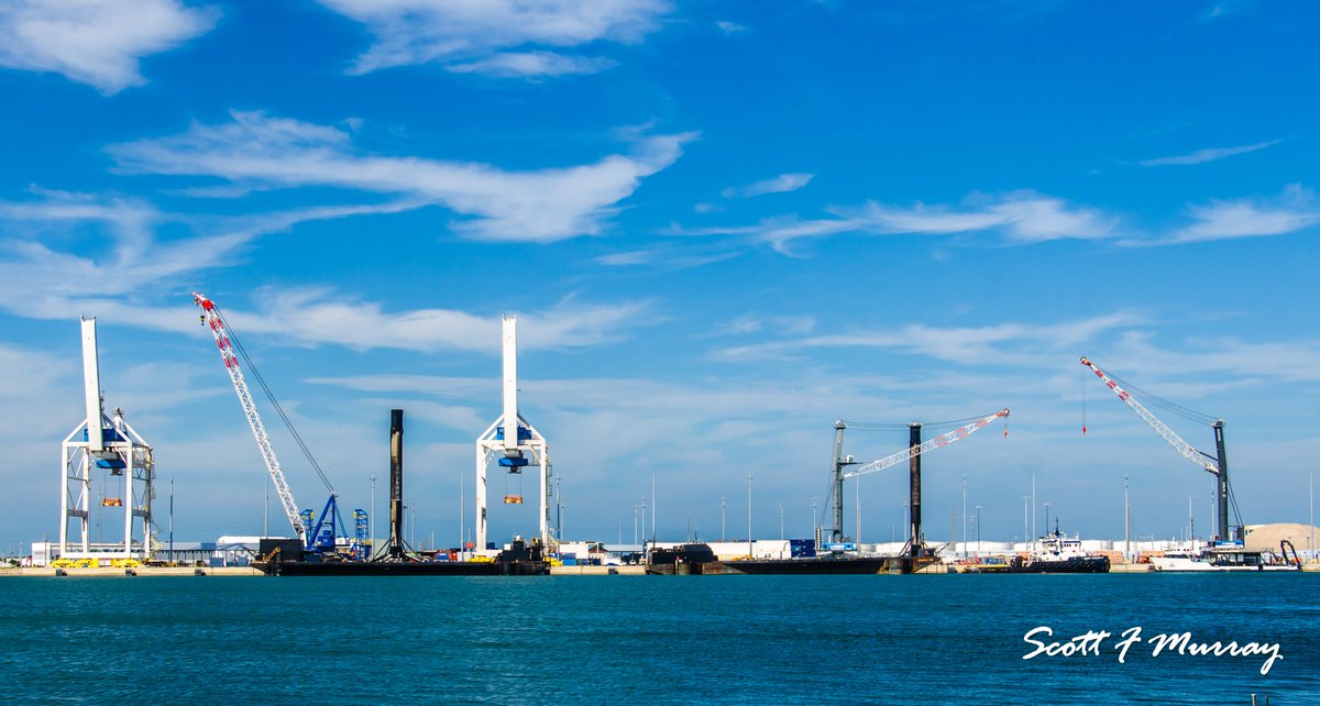 Restrantek's tweet photo. Port Canaveral skyline. Gantry (2) and Mobile Cranes (3) Drone ships (2) Falcon9 Boosters (2) Tug and SpaceX Supply vessel Shannon.
#rocketrecovery #SpaceX #BlueOrigin https://t.co/wyeOwKnIWl