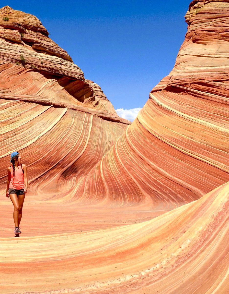 Do you wanna hike here?
#TheWave 
#PariaCanyon 
#VermilionCliffs 
#Arizona
#CoyoteButtes 
#2hoursHiking 
#NaturePhotography 
#Wanderlust
