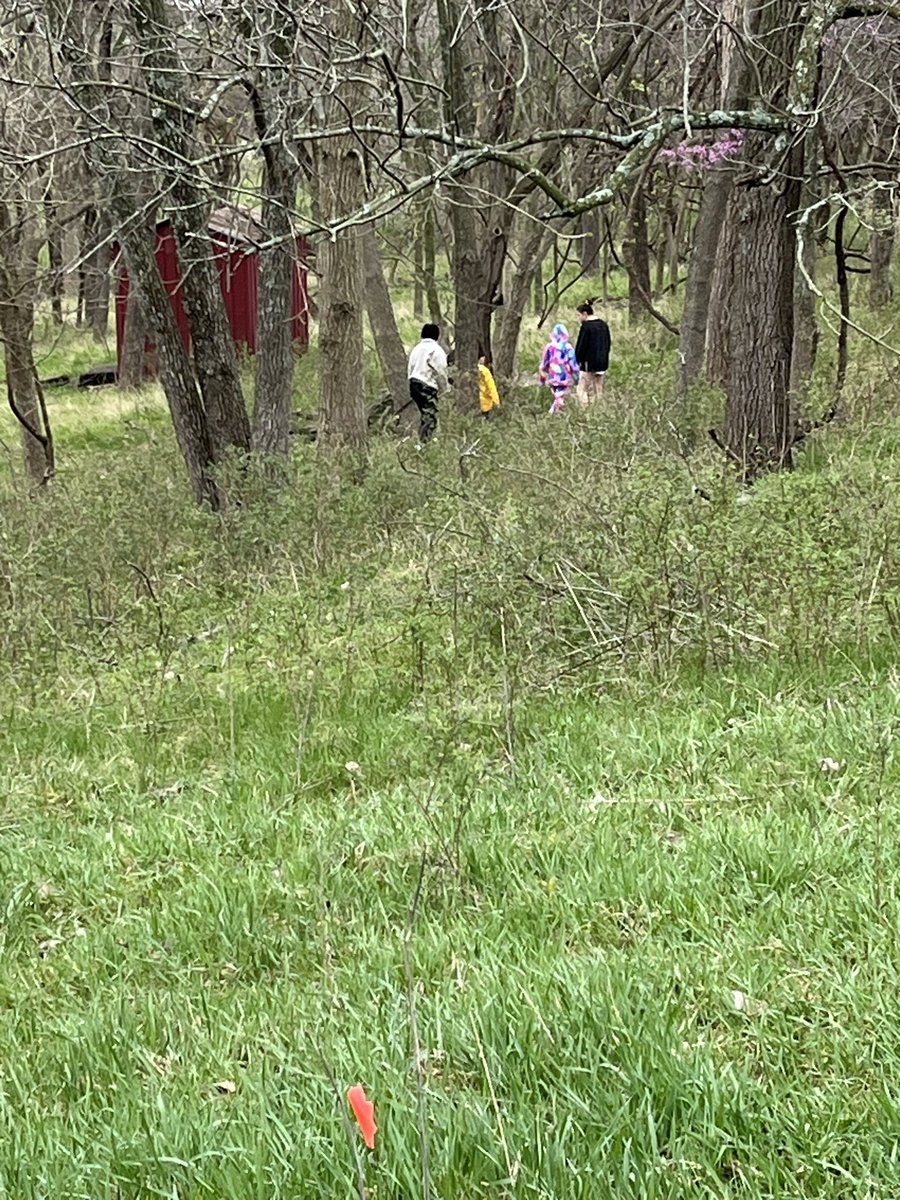foneberg's tweet photo. It’s Spring, so that means Elementary tours! #culturewins @SMSouthTDain ay https://t.co/YYfZyWNkXk