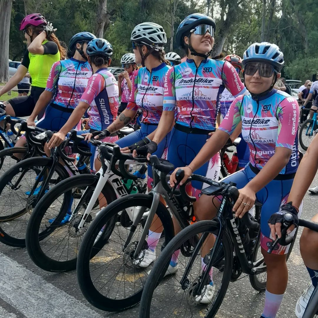 🔛 ¡Nuestras #LadiesPower lo volvieron a hacer! Arrasaron en #LaPlata con <a href="/eliitocha/">elisssss</a> ganando la carrera, <a href="/MarielaDelg26/">Mariela Delgado</a> en 3° ubicación y una gran tarea de equipo de Mayra Tocha, Sofi Martelli y Victoria Cassol, quiénes completaron nuestro quinteto. ¡Espectacular! ☝️1️⃣ #GoLadies