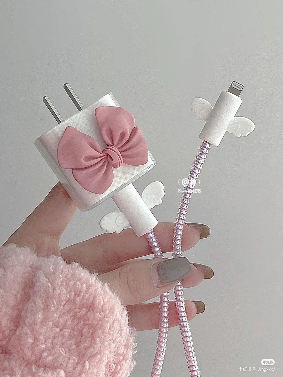 Lahmisee's tweet photo. 🤍🖇️🫧🌸 Cute things for cute girl 🌸🖇️🍓🫧

Siap-siap selalu ditanya “wah lucu banget, beli dimana?” kalo pake barang-barang cute luucu inihhh ✨🍓🫧 https://t.co/6mcQQpKTDD