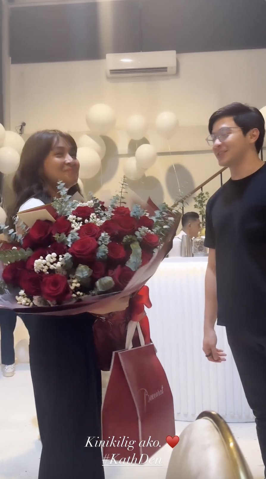 Inquirer on X: "HOW ARE YOU ALL KATHDEN FANS FEELING? 😍 LOOK: Alden Richards gives Kathryn Bernardo a bouquet of roses and a gift during the latter's surprise post-birthday celebration. Fans of